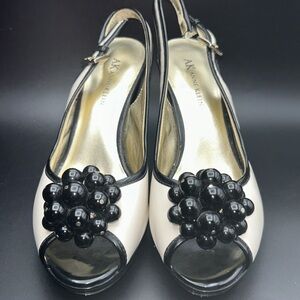 Anne Klein AKEMANI Leather Two-tone Beige and Black Heels Size 7 1/2